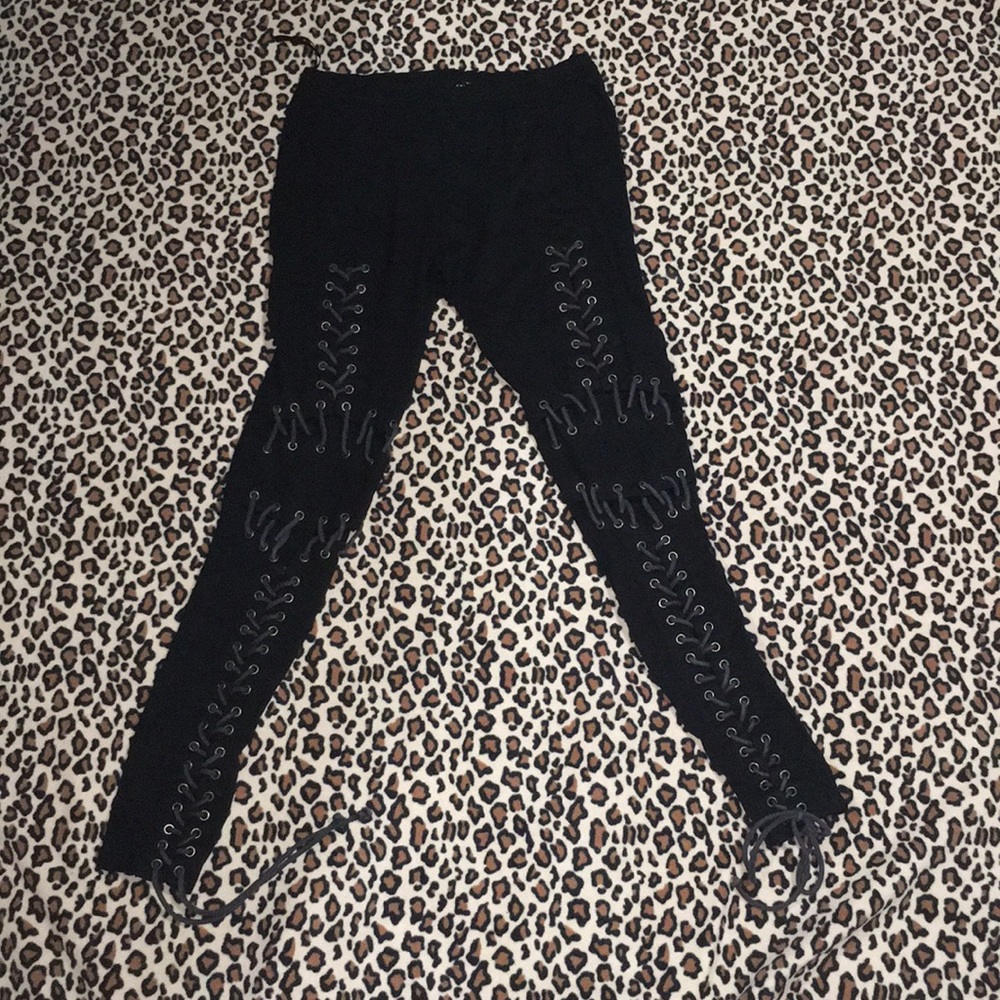 BLACK LEGGINGS - Picture 2 of 5